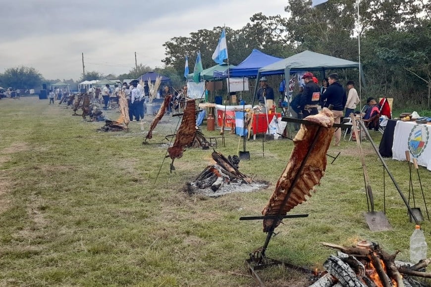 27 equipos llegaron desde todo el país además con el objetivo de clasificar a la Fiesta Provincial del Asado a la Estaca.