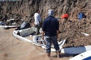 El daño a las embarcaciones sobre el río Paraná.