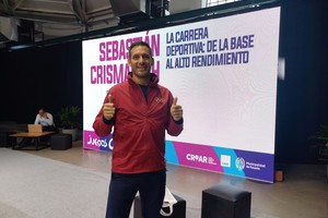 Sebastián Crismanich se presentó este jueves a dar una charla sobre su experiencia.