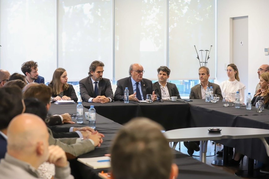 Mendiguren se reunió con la Cámara Argentina de Biotecnología (CAB).