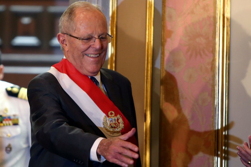 Peru's President Pedro Pablo Kuczynski attends the swearing-in ceremony of new Interior Minister Vicente Romero at the government palace in Lima, Peru December 27, 2017. REUTERS/Guadalupe Pardo peru Pedro Pablo Kuczynski presidente peru acusado de corrupcion