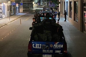 Los allanamientos son concretados por efectivos policiales de Santa Fe y Entre Ríos. Crédito: El Litoral.