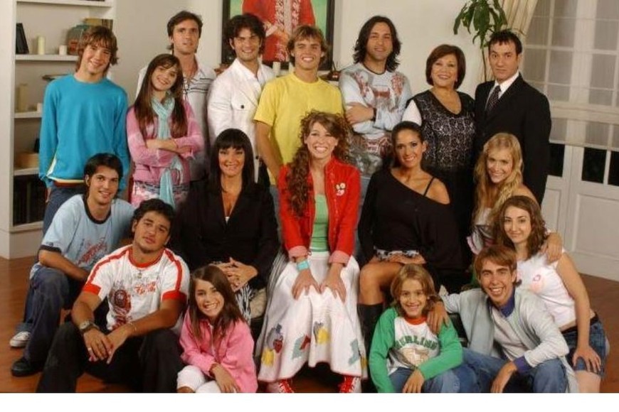 Floricienta fue junto con Rebelde  el mayor espectáculo latino orientado a la juventud entre 2004 e inicios del 2007.