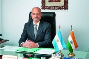 Dinesh Bhatia, embajador de India.