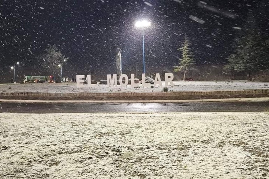 La nieve llegó a Tucumán este martes.