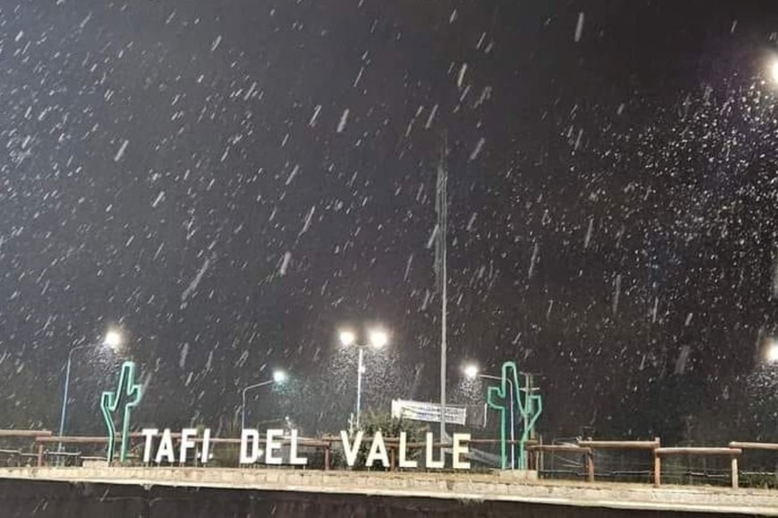 La nieve llegó a Tucumán este martes.