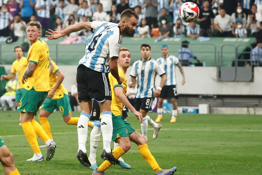 Soccer Football - Friendly - Argentina v Australia - Workers' Stadium, Beijing, China - June 15, 2023
Argentina's Germán Pezzella scores their second goal REUTERS/Thomas Peter