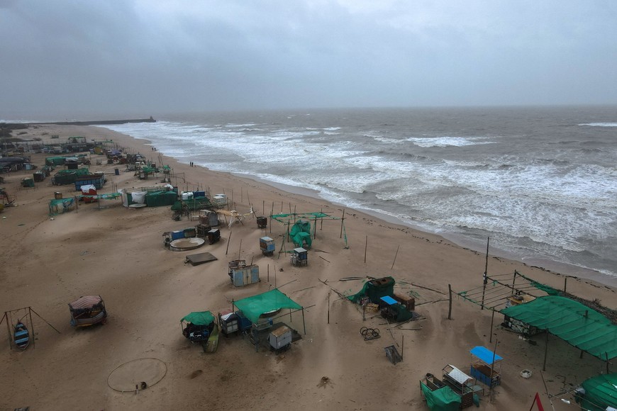 A drone view shows dark clouds over Mandvi beach before the arrival of cyclone Biparjoy in the western state of Gujarat, India, June 15, 2023. REUTERS/Francis Mascarenhas