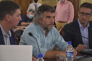 En marzo de 2022 hubo otra visita del titluar de la Epe al Senado para exponer las ventajas del acuerdo con Cammesa por el enduedaminento santafesino por la compra de energía mayorista. Fue abierta a la prensa. Crédito: Flavio Raina/ Archivo.