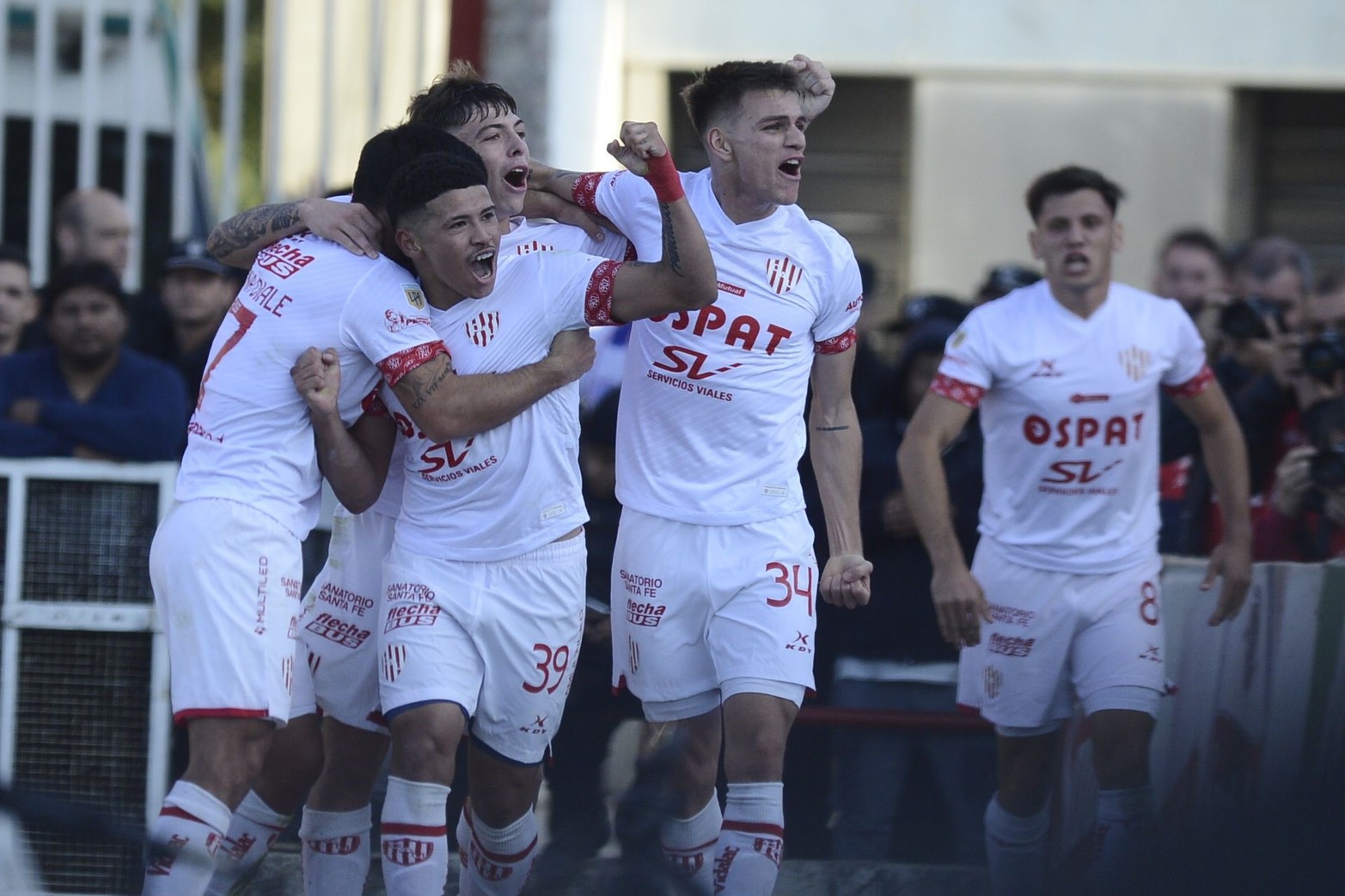 El festejo parcial de los jugadores de Unión en el gol cuando iban 15 minutos del segundo tiempo. 