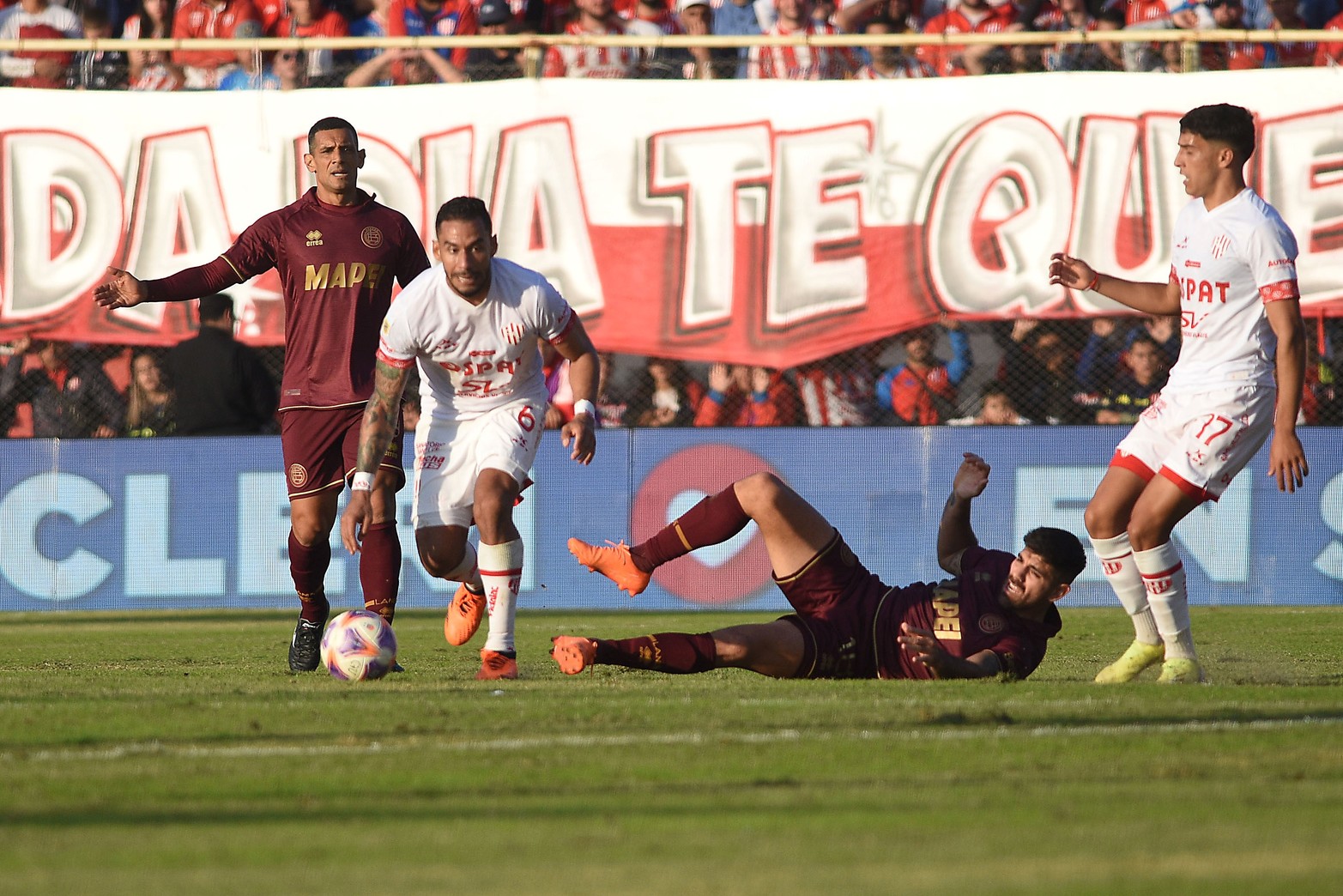 El colombiano Gordillo. Unión empató 1 a 1 con Lanús