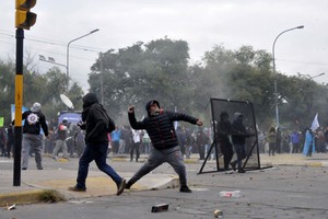 Los incidentes dejaron casi 50 heridos y al menos 17 detenidos. Crédito: Edgardo  Valera / Télam