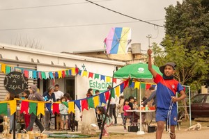 "Yo quise ser un barrilete...", dice un lejana canción de Eladia Blázquez. En las escuelas rodantes, lo lúdico tendrá un lugar central. La foto es sólo ilustrativa. Crédito: Archivo El Litoral