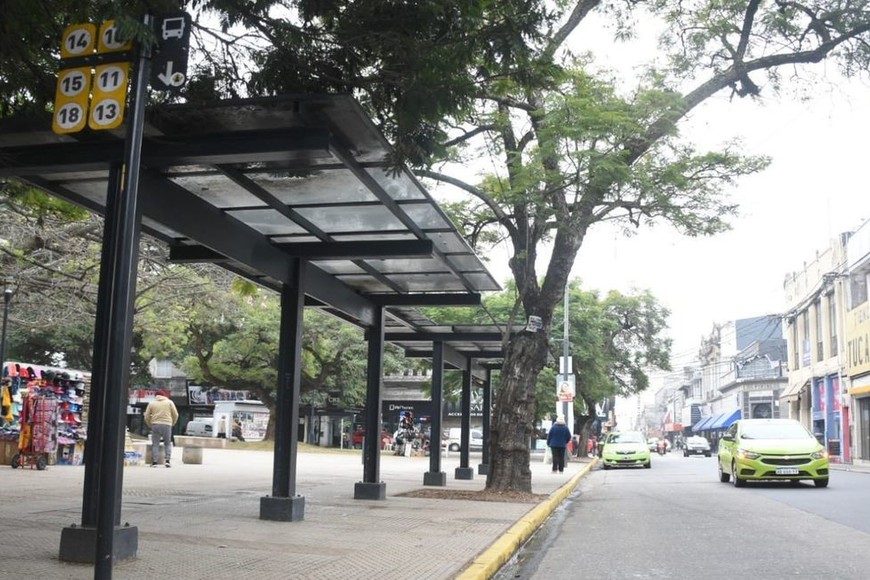 Microcentro "desolado" por la falta de colectivos. Foto: Guillermo Di Salvatore