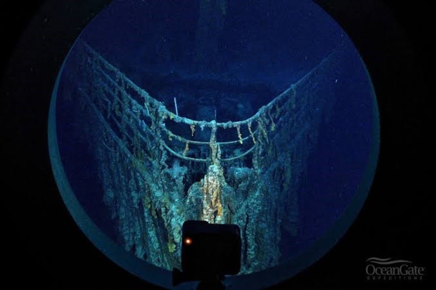 Al menos nueve barcos de búsqueda se encuentran en la zona de las ruinas del Titanic.