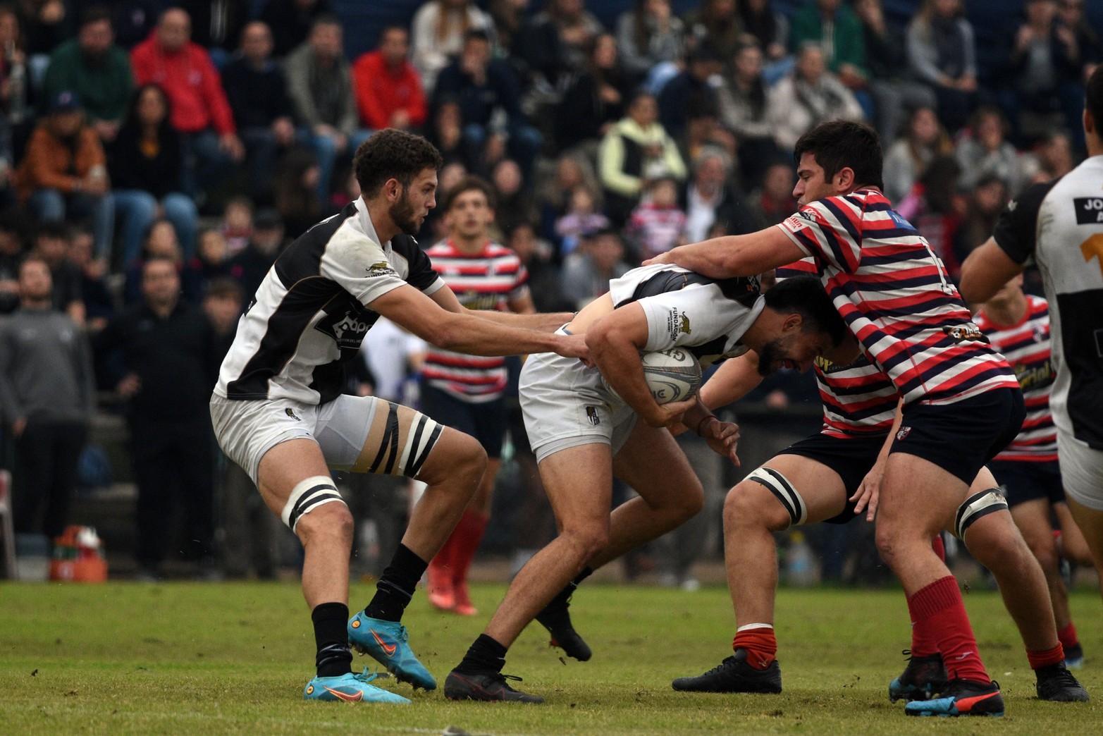 Santa Fe Rugby ganó 32 a 30 a Estudiantes de Paraná.