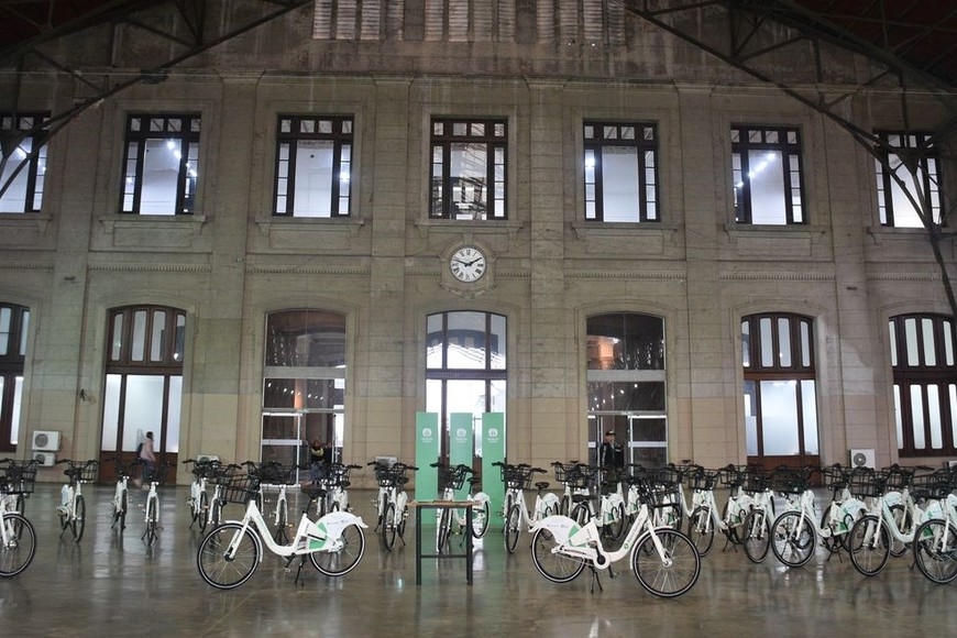 La presentación de los nuevos rodados se realizó en la Estación Belgrano. Foto: Flavio Raina