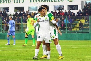 Con "Uvita" como estandarte. Defensa y Justicia buscará esta noche sumar aunque sea un punto para ganar su grupo ante Millonarios en la Sudamericana. El delantero santafesino Nicolás Fernández será titular para tratar de lograrlo.