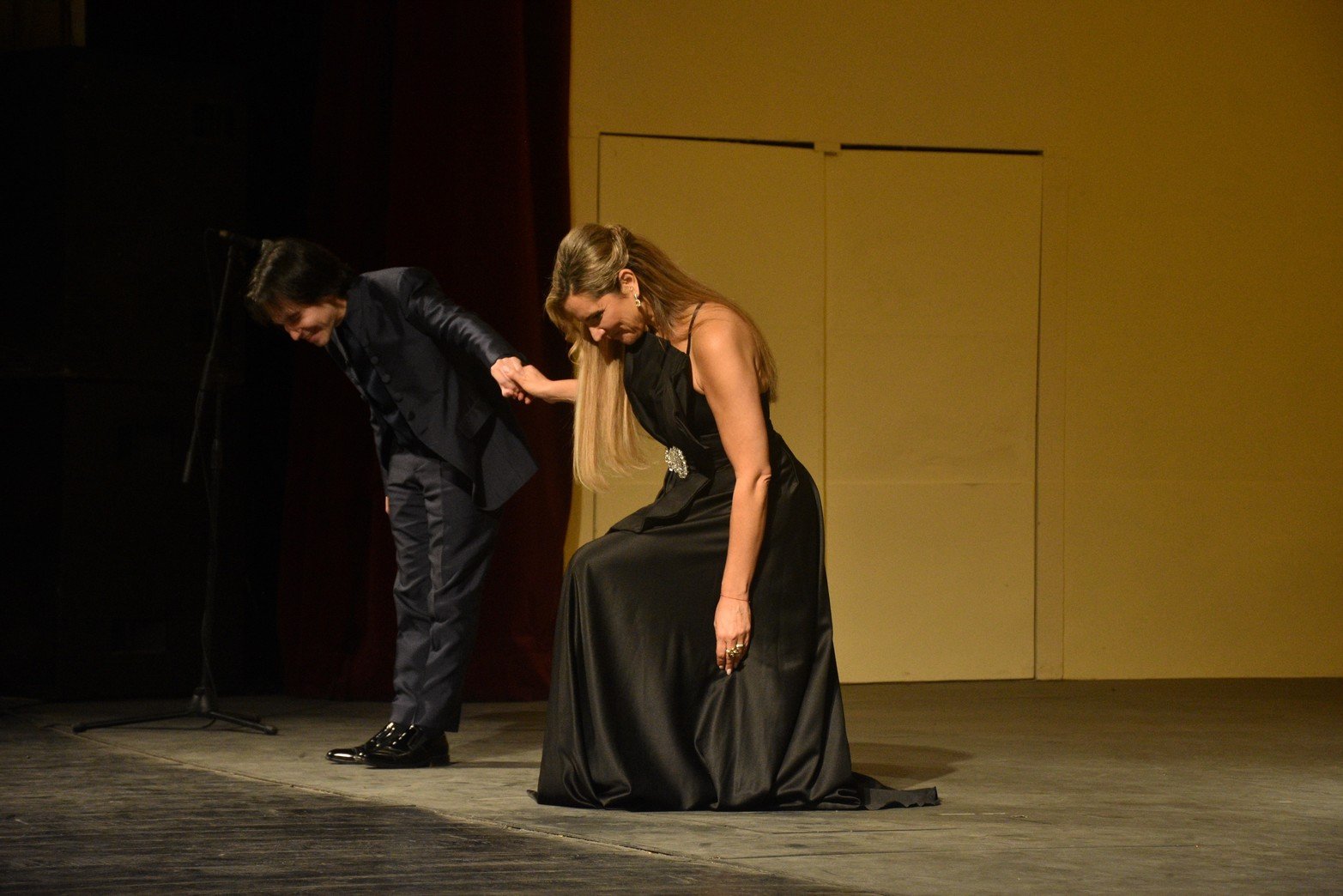 La soprano Virginia Tola y al destacado pianista Horacio Lavandera, vistieron de gala la Sala Mayor del Teatro Municipal “1 de Mayo”, en el marco de los 450 años de Santa Fe.
Foto: Manuel Fabatía