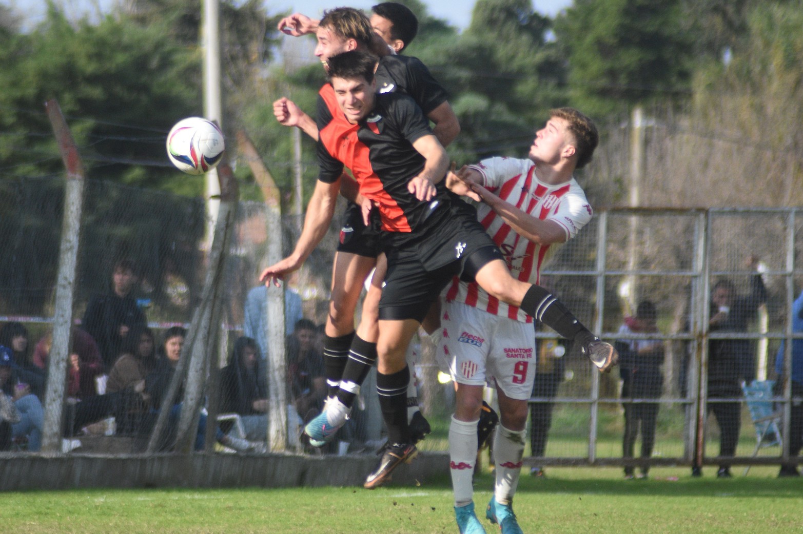 El clásico liguista fue para Colón que venció 2 a 1 a Unión en el predio de la Tatenguita.