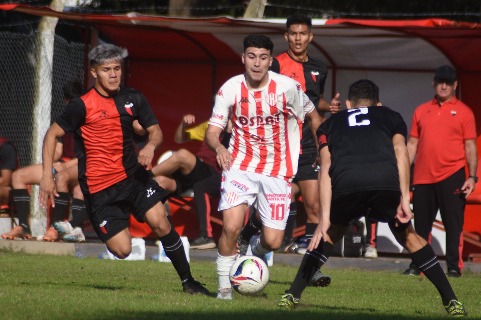 El clásico liguista fue para Colón que venció 2 a 1 a Unión en el predio de la Tatenguita.