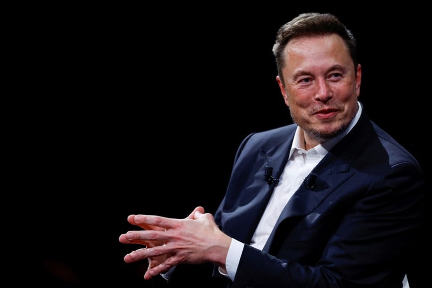 FILE PHOTO: Elon Musk, Chief Executive Officer of SpaceX and Tesla and owner of Twitter, gestures as he attends the Viva Technology conference dedicated to innovation and startups at the Porte de Versailles exhibition centre in Paris, France, June 16, 2023. REUTERS/Gonzalo Fuentes/File Photo