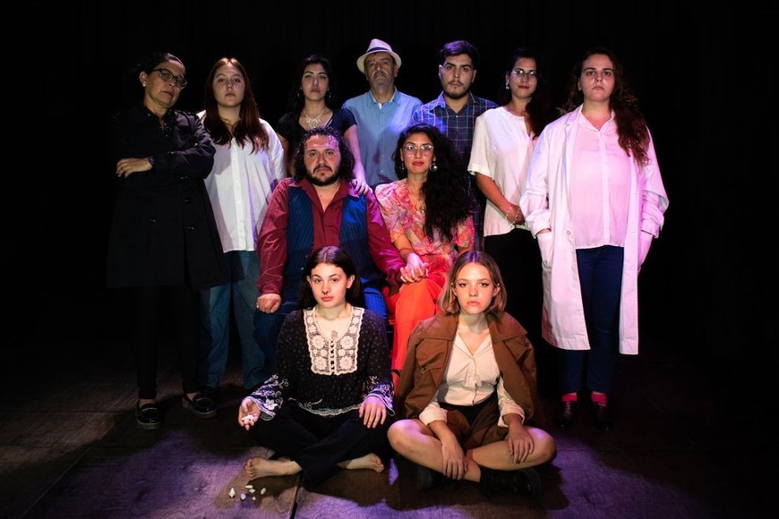 Compañía Teatral Itinerante Zé Pelintra, encabezada por Brian Bolsón.