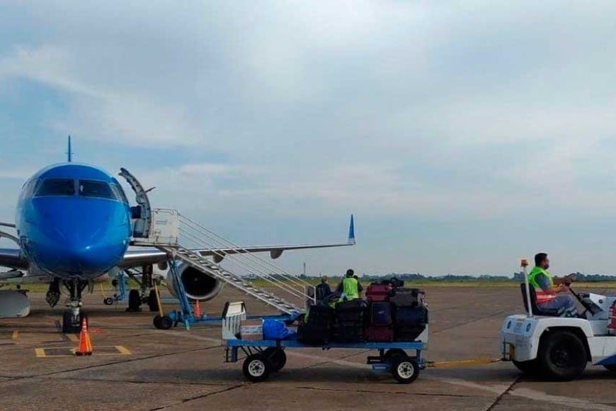 Se esperaba que en el transcurso de la mañana salga el avión rumbo a Buenos Aires.