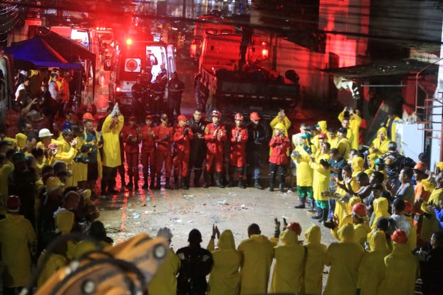 Rescuers gather after rescue work at a collapse building in Recife, Pernambuco state, Brazil July 7, 2023. REUTERS/Anderson Stevens NO RESALES. NO ARCHIVES