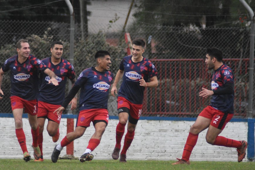 Liga Santafesina: mirá las fotos del triunfo de La Perla sobre el puntero