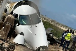 Un avión de Halla Airlines realizó un aterrizaje de emergencia