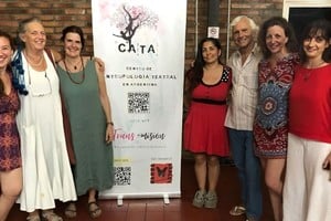 Camping Trans-misión 2022: Natalia Tesone, Julia Varley, Ana Woolf, Mónica Marraffa, Eugenio Barba, Cecilia Volken y Viviana Quaranta.