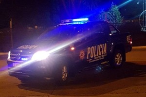Los policías comisionados por el 911 aprehendieron a los delincuentes en su huida, en inmediaciones de Rivadavia y Neuquén. Crédito: Archivo El Litoral.