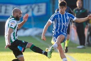 Villa Mitre se impuso por penales frente a Godoy Cruz.