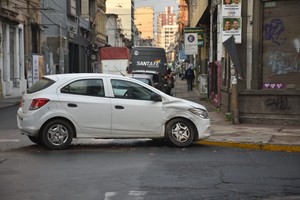 Así quedó uno de los autos involucrados. Crédito: Flavio Raina