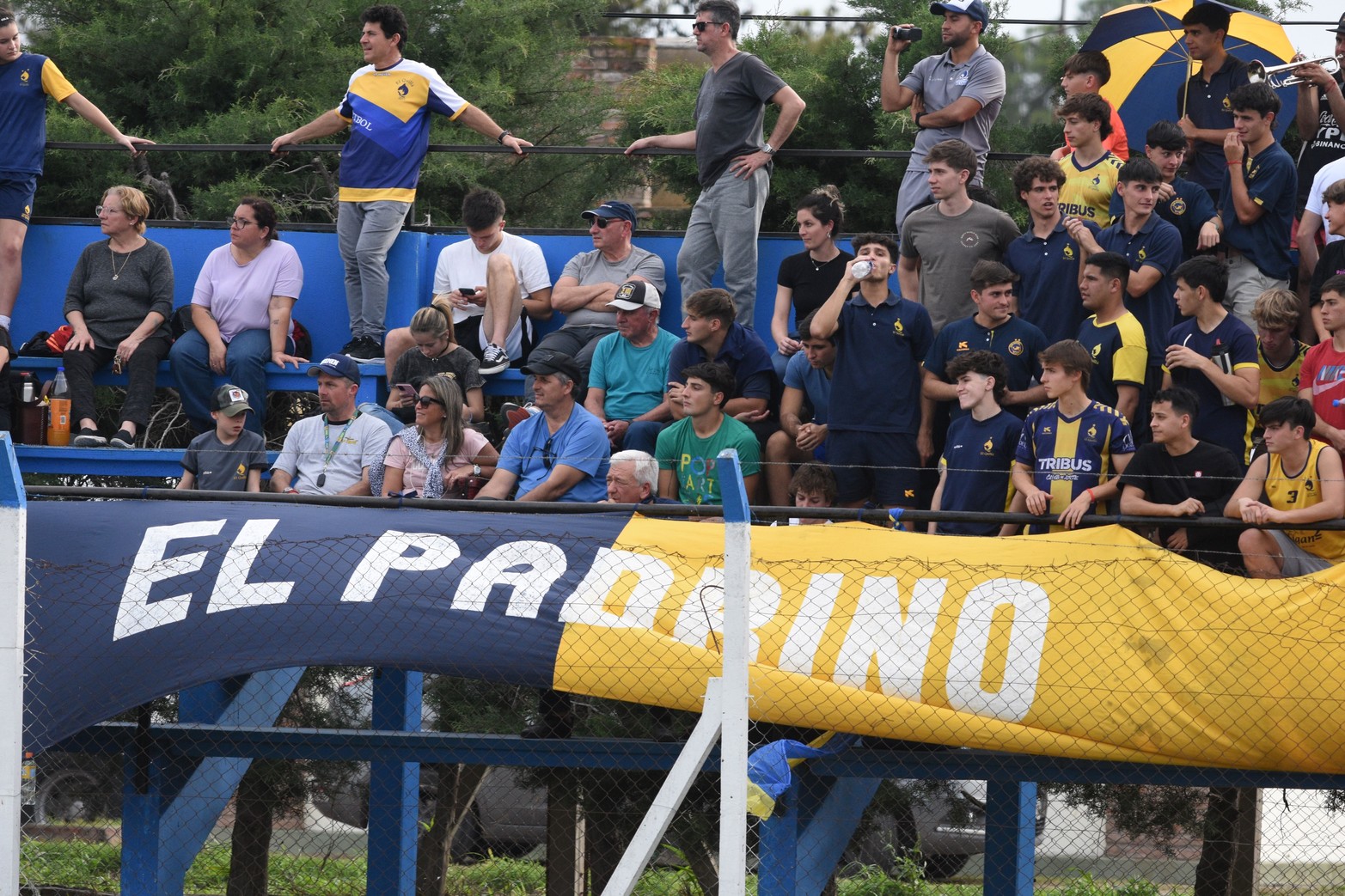 Por la liga santafesina de fútbol,  Ciclón Racing recibió a El Quillá. Ganó la visita 2 a 0.