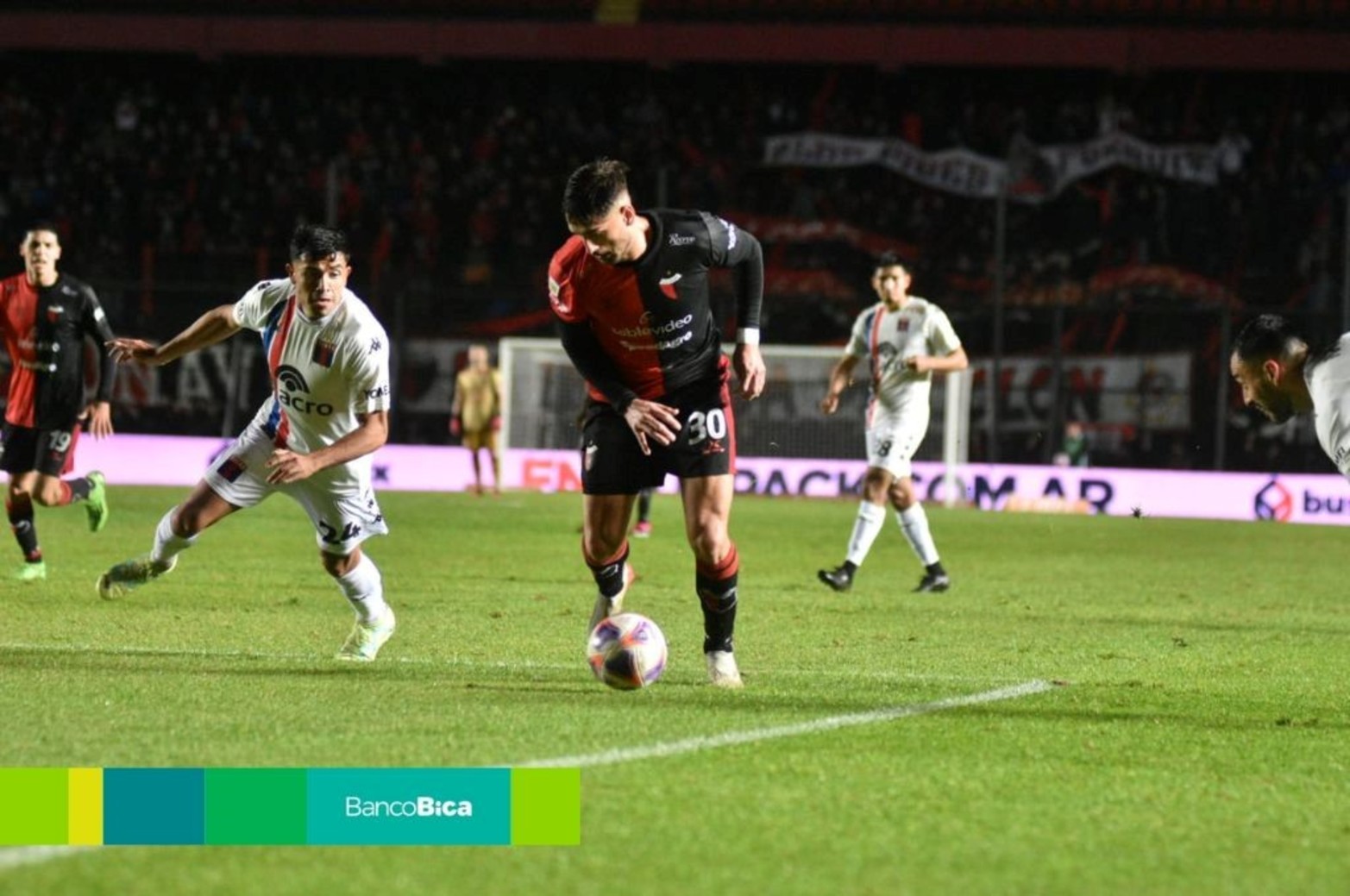 Colón perdió ante Tigre en Santa Fe.