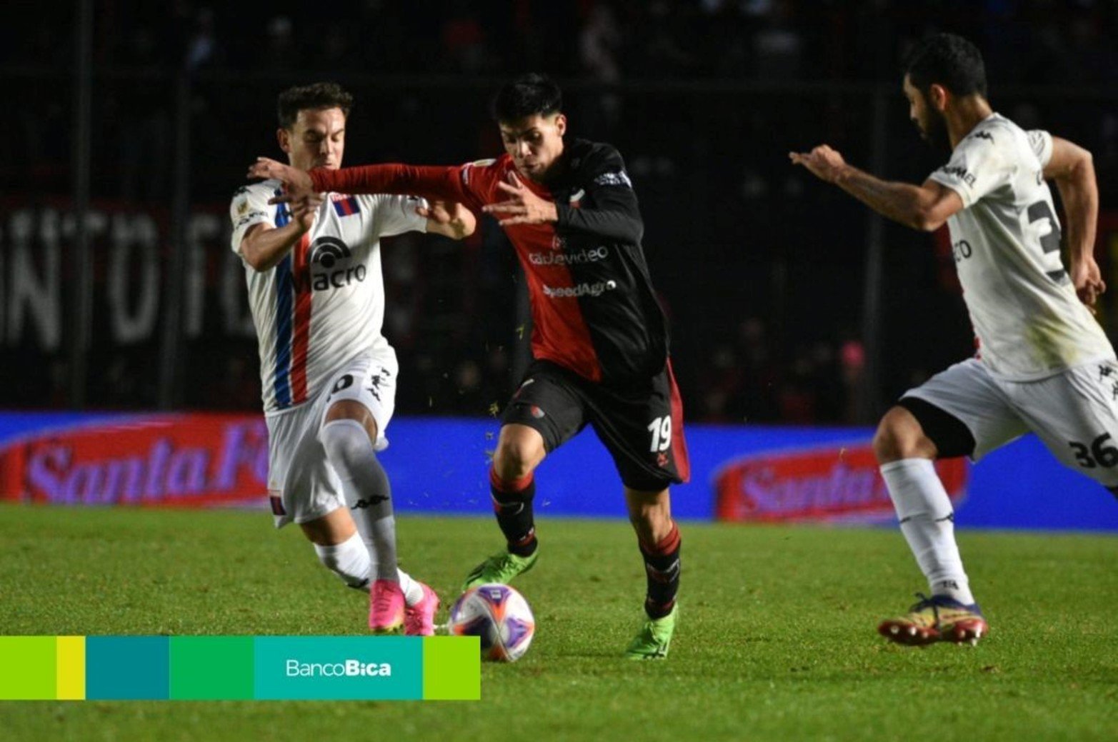 Colón perdió ante Tigre en Santa Fe.