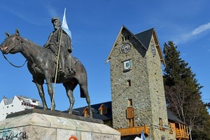 Estatua de Roca en Bariloche.