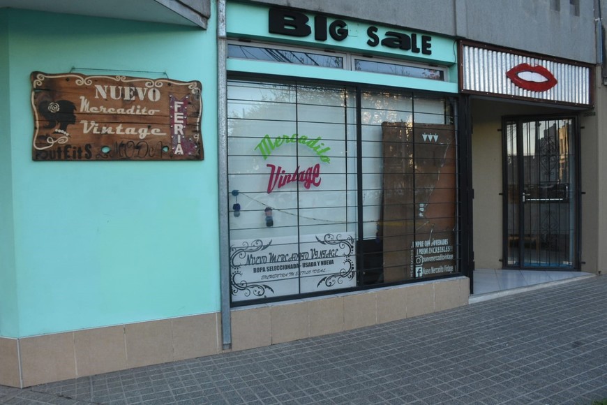 En la tienda de barrio Mariano Comas la policía detuvo a una pareja. Crédito: Guillermo Di Salvatore.