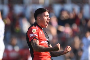 Farías se ganó el cariño de la gente de Colón a base de fútbol y goles. Crédito: Mauricio Garín