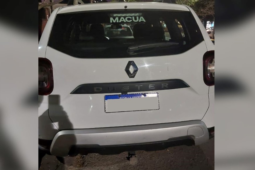 La Renault Duster estaba estacionada en Francia y Gral. López.