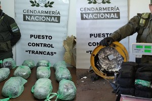 La marihuana fue encontrada al realizar la apertura de encomiendas, los 11 paquetes con cocaína estaban ocultos dentro de poleas. Crédito: Gendarmería Nacional.