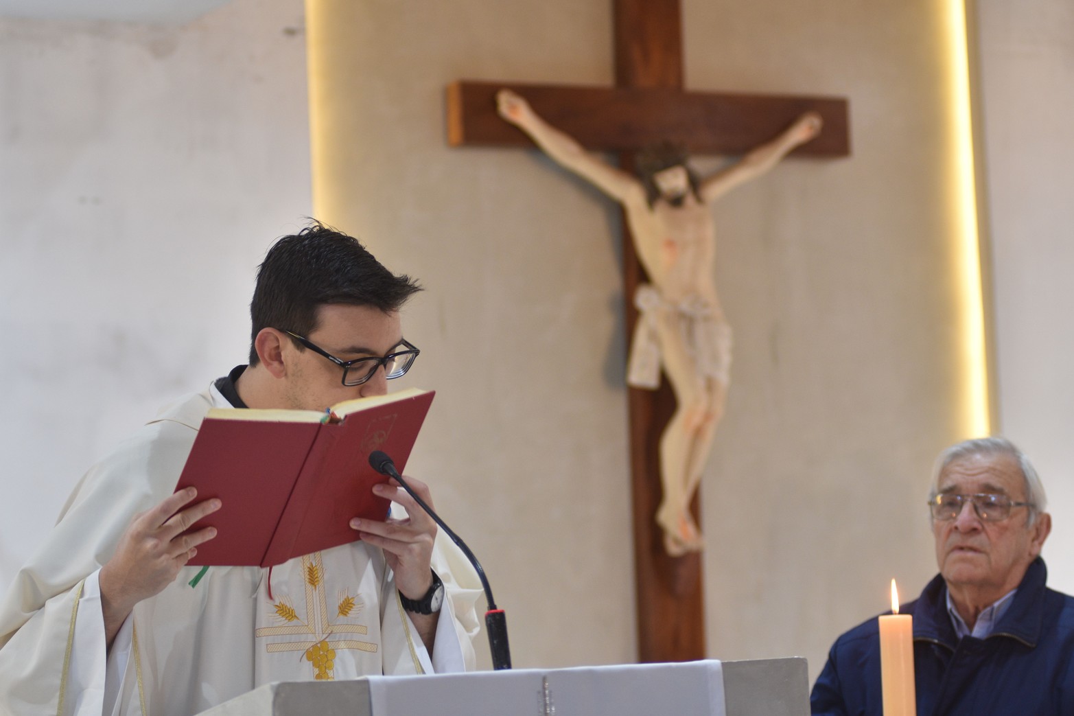 La Parroquia San Cayetano de la ciudad de Santa Fe se colmó de feligreses desde muy temprano