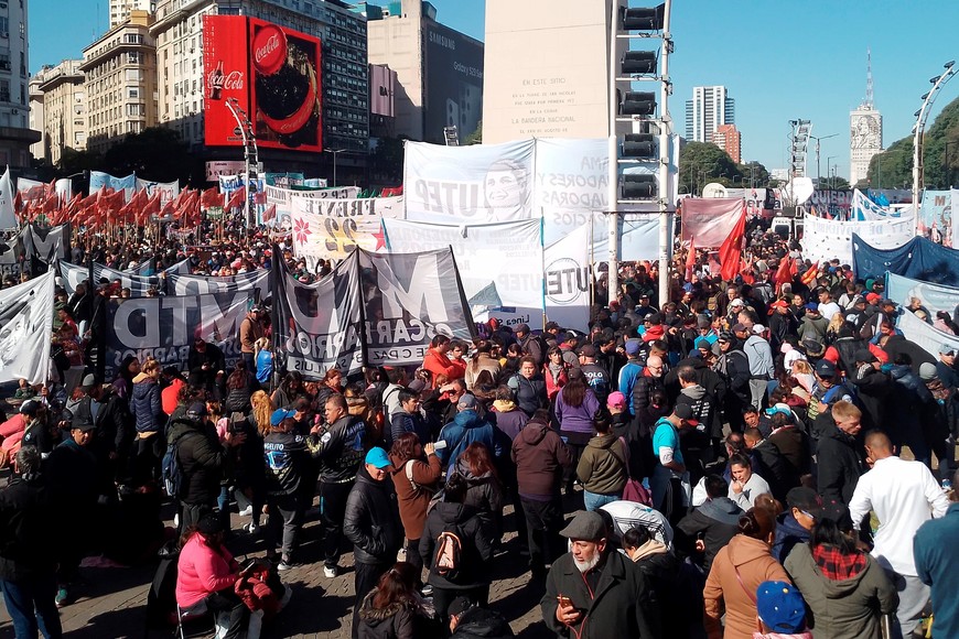 Distintas organizaciones realizaron una concentración en el obelisco en protesta por la muerte de Facundo Molares.