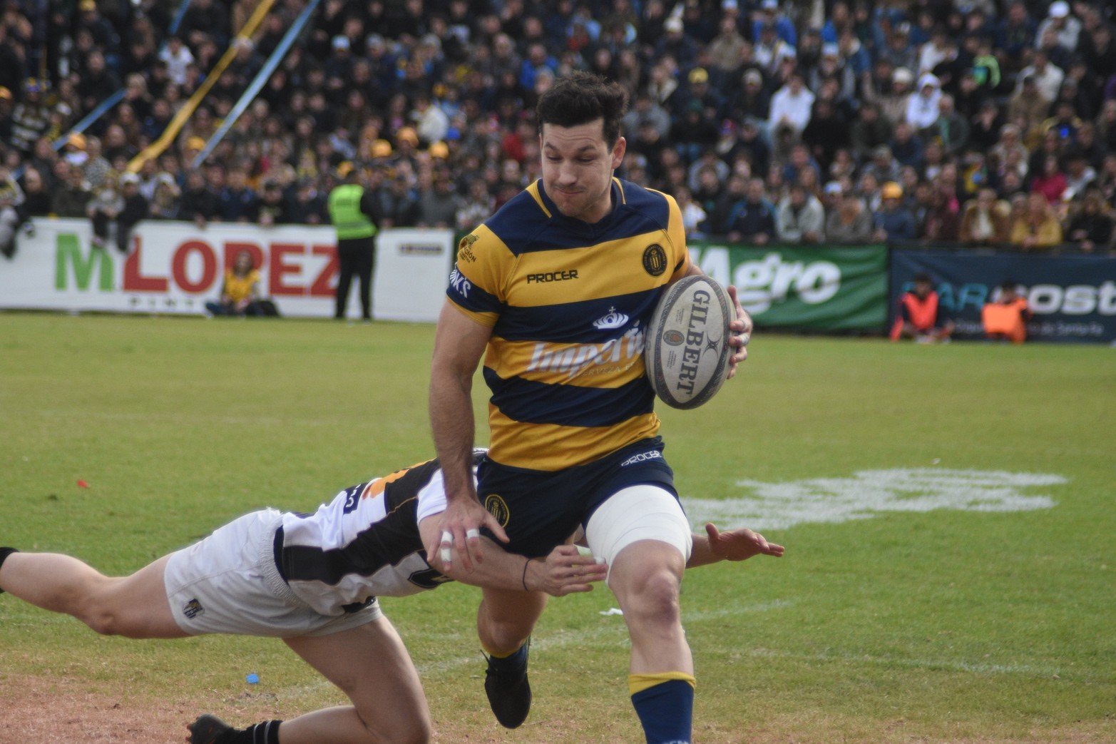 Estudiantes de Paraná se consagró campeón del Torneo Regional del Litoral de Rugby. En una final infartante disputada en cancha de Santa Fe RC, en Sauce Viejo, el CAE conquistó la gloria al derrotar 16 a 12 a Gimnasia de Rosario.