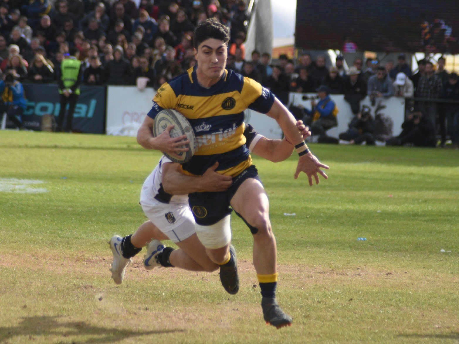 Estudiantes de Paraná se consagró campeón del Torneo Regional del Litoral de Rugby. En una final infartante disputada en cancha de Santa Fe RC, en Sauce Viejo, el CAE conquistó la gloria al derrotar 16 a 12 a Gimnasia de Rosario.