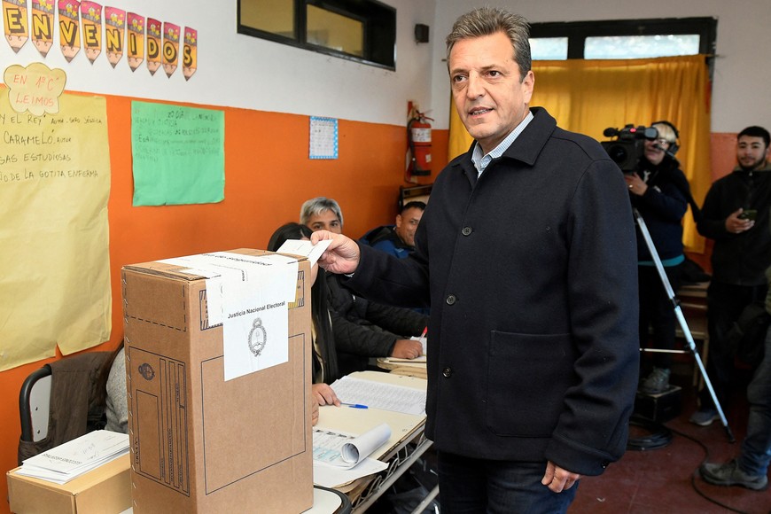 Argentina's Economy Minister and presidential pre-candidate Sergio Massa of Union por la Patria Alliance party casts his vote at a polling station on the day of Argentina's primary elections in Tigre, on the outskirts of Buenos Aires, Argentina August 13, 2023. Ministry of Economy/Handout via REUTERS THIS IMAGE HAS BEEN SUPPLIED BY A THIRD PARTY. NO RESALES. NO ARCHIVES
