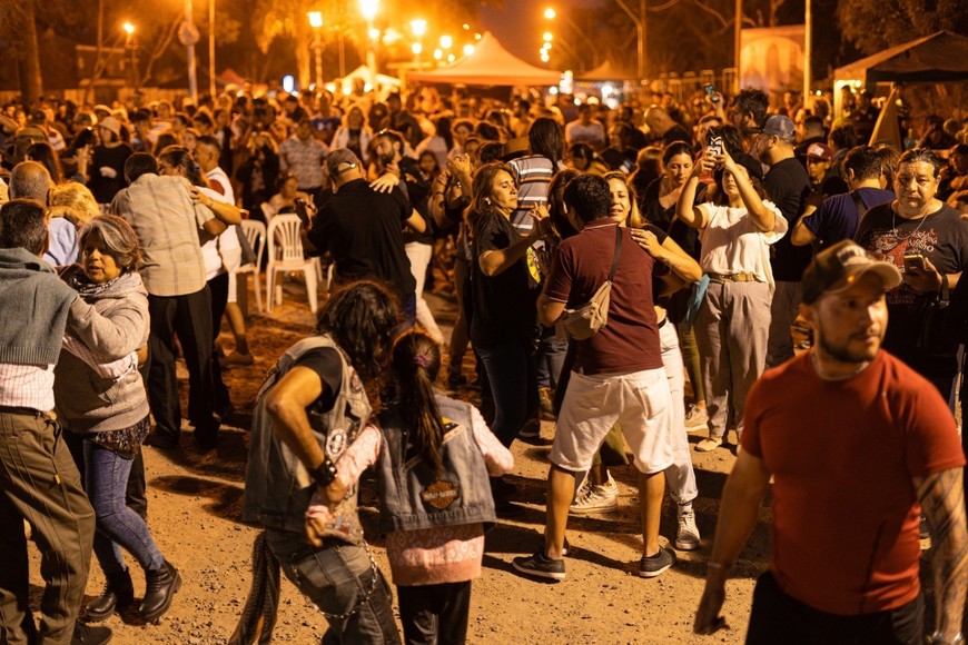 El encuentro comenzó antes de mediodía y se extendió hasta más allá de la caída del sol.