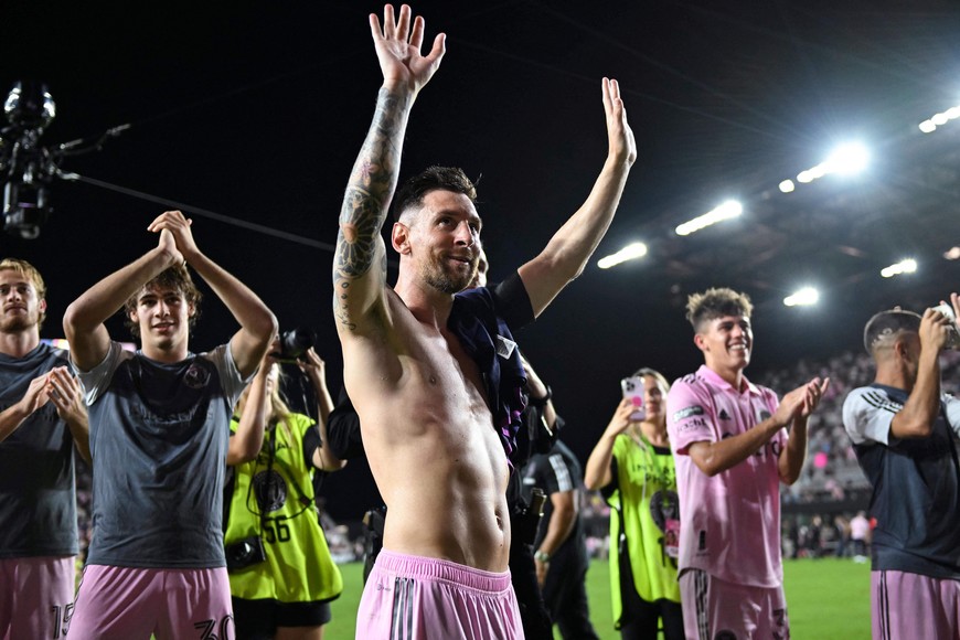 Aug 11, 2023; Fort Lauderdale, FL, USA; Inter Miami CF forward Lionel Messi (10) waves to fans after the match against Charlotte FC at DRV PNK Stadium. Mandatory Credit: Jeremy Reper-USA TODAY Sports